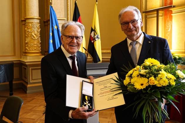 Cycling, Gustav-Adolf Täve Schur receives the Order of Merit of the State of Saxony-Anhalt in Magdeburg