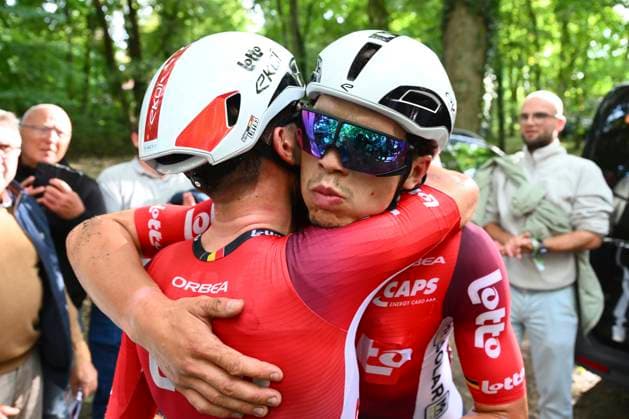 Grand Prix de Wallonie 2025 Cycling Race NAMUR, BELGIUM - SEPTEMBER 17 : De Lie Arnaud (BEL) of Lotto celebrates the victory with Livyns Arjen (BEL) of Lotto after the 66th edition of Grand Prix de Wallonie an UCI ProSeries 1.Pro one day cycling road race for Men Elite of 187 km with start in Dison and finish in Citadelle de Namur on September 17, 2025 in Namur, Belgium, 17 09 2025 ( Motordriver Stefan Boone - Namur Belgium  Copyright: xVincentxKalutx