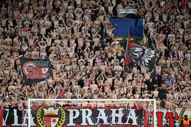 Fotbal fans of Slavia Praha in action during the Football Champions League 1st round match Slavia Praha vs Bodo Glimt in Prague, Czech Republic, September 17, 2025. (CTKxPhoto VitxSimanek) CTKPhotoP2025091707855  CTKPhotoP2025091707855