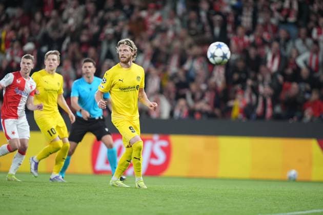 Champions League Slavia Prague Bodo Glimt Prague, Czech Republic 20250917 Bodo Glimts Kasper Waarst Hogh scores the penalty during the Champions League match between Slavia Prague and Bodo Glimt at Fortuna Arena in Prague Photo Terje Pedersen NTB Praha Czech Republic EDITORIAL USE ONLY RESTRICTED USE FOR BETTING COMPANIES  Copyright: xTerjexPedersenx xNTBx