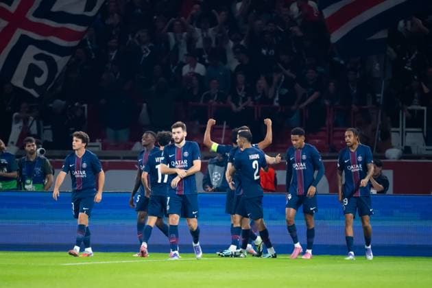FOOTBALL : PSG vs Atalanta - Ligue des Champions - 17 09 2025 Marquinhos ( 5 - PSG ) celebrates with teammates during the UEFA Champions League match between Paris Saint Germain and Atalanta BC at Parc Des Princes on September 17 , 2025 in Paris, France. ( Photo by Federico Pestellini PsnewZ ) - ParisFrance  Copyright: xFedericoxPestellinix