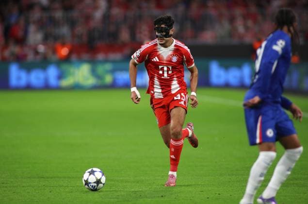 Football, Men, Champions League, Season 2025 2026, FC Bayern Munich FC Chelsea, Matchday 1, Allianz Arena Aleksandar Pavlovic FC Bayern Munich with ball in attack
