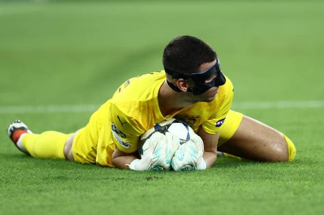 UEFA Champions League - Olympiacos FC vs Pafos FC - Pafos goalkeeper Neofytos Michael in action during the UEFA Champions League Phase matchday 1 soccer match between Olympiacos FC and Pafos FC in Stadium Georgios Karaiskakis in Piraeus, Greece, 17 September 2025.. IMAGO ONE INCH PRODUCTIONS PIRAEUS Greece Copyright: xONExINCHxPRODUCTIONSx 6659366