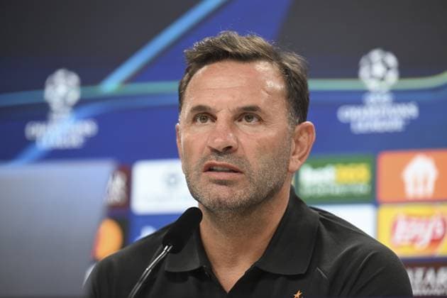 Ahead of UEFA Champions League: Eintracht Frankfurt v Galatasaray FRANKFURT, GERMANY - SEPTEMBER 17: Head coach Okan Buruk of Galatasaray makes a speech as he holds a press conference, PK, Pressekonferenz with his player Kaan Ayhan (not seen) at Deutsche Bank Park in Frankfurt, Germany on September 17, 2025, ahead of UEFA Champions League football match between Eintracht Frankfurt and Galatasaray. Halil Sagirkaya Anadolu Frankfurt Germany. Editorial use only. Please get in touch for any other usage.  Copyright: x2025xAnadoluxHalilxSagirkayax