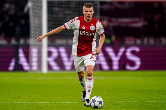 AMSTERDAM, NETHERLANDS - SEPTEMBER 17: Anton Gaei of AFC Ajax dribbles with the ball during the UEFA Champions League 2025 26 League Phase MD1 match between AFC Ajax and FC Internazionale Milano at Johan Cruijff Arena on September 17, 2025 in Amsterdam, Netherlands. (Photo by Rene Nijhuis) SPO  Copyright: xRenexNijhuis