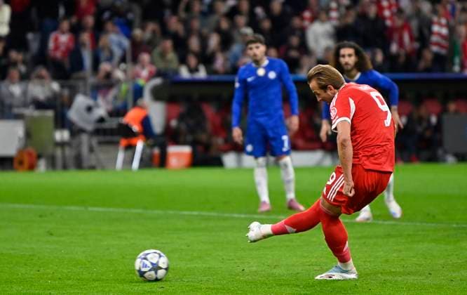 GOAL for 2 0 Harry Kane FC Bayern Muenchen FCB 09 Goal Kick Action Goal Chance Penalty, Penalty Kick FC Bayern Muenchen FCB vs Chelsea FC Matchday 01 17 09 2025 DFL REGULATIONS PROHIBIT ANY USE OF PHOTOGRAPHS AS IMAGE SEQUENCES AND OR QUASI VIDEO FC Bayern Muenchen FCB vs Cheelsea FC