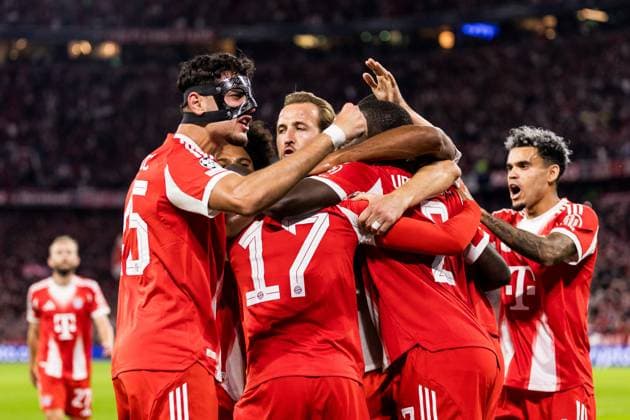 UEFA Champions League, FC Bayern Munich FC Chelsea 17 09 2025 Cheers after Trevoh Chalobah FC Chelseas own goal, 23 Michael Olise FC Bayern Munich, 17 to 1 0 UEFA Champions League, FC Bayern Munich FC Chelsea Munich, Allianz Arena on 17 09 2025 Copyright: xBEAUTIFULxSPORTS Wunderlx