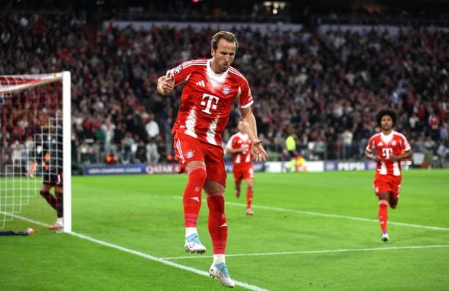 Football, Men, Champions League, Season 2025 2026, FC Bayern Munich FC Chelsea, Matchday 1, Allianz Arena 2 0 by Harry Kane FC Bayern Munich , Goal, Cheering, Penalty kick