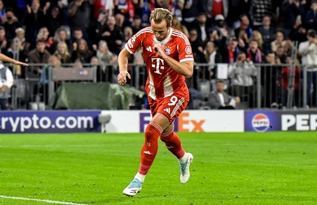 17 09 2025, xemx, Football UEFA Champions League, FC Bayern Muenchen Chelsea London v l Harry Kane FC Bayern Muenchen Jubel, Torjubel, celebrate the goal, jubiliert über das Tor zum 2 0 DFL DFB REGULATIONS PROHIBIT ANY USE OF PHOTOGRAPHS as IMAGE SEQUENCES and or QUASI VIDEO Muenchen