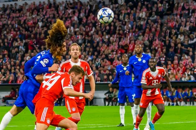 GER, UEFA CL, FC Bayern Muenchen GER vs FC Chelsea GBR 17 09 2025, Allianz Arena, Muenchen, GER, UEFA CL, FC Bayern Muenchen GER vs FC Chelsea GBR , UEFA regulations prohibit any use of photographs as image sequences and or quasi video, im Bild Marc Cucurella CFC 3 im Zweikampf gegen Josip Staniäi Stanisic FCB 44 nordphotoxGmbHx xStraubmeier nph00004