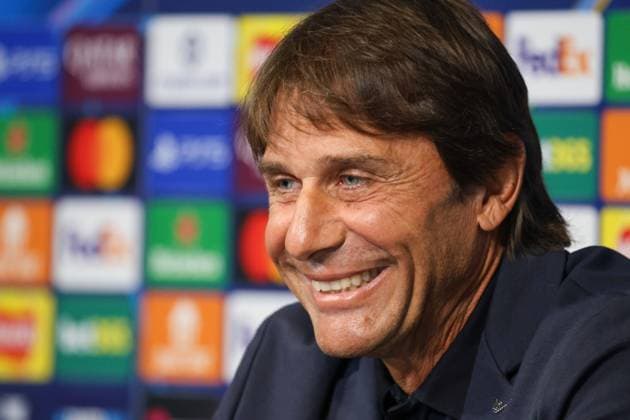 September 17, 2025, Munchester, Munchester, Inghilterra: Antonio Conte Head Coach of SSC Napoli during the pre-match press conference, PK, Pressekonferenz on September 17, 2025, in the Champions League between Manchester City and Napoli at the Etihad Stadium in Manchester. Munchester Inghilterra - ZUMAs236 20250917_aap_s236_020 Copyright: xFabioxSassox