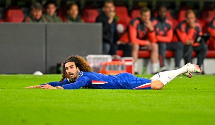 17 09 2025, Football UEFA Championsleague 2025 2026 1 Matchday, FC Bayern Munich FC Chelsea, in the Allianz Arena Munich Marc Cucurella FC Chelsea on the ground DFL and DFB regulations prohibit any use of photographs as image sequences and or quasi video
