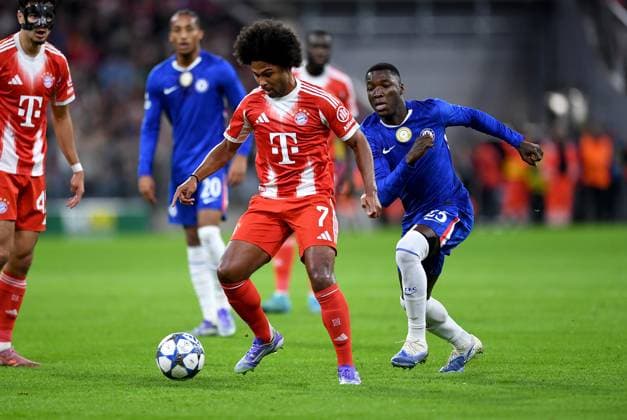 FOOTBALL CHAMPIONS LEAGUE SEASON 2025 2026 Preliminary Round 1 Matchday 17 09 2025 FC Bayern Muenchen FC Chelsea London Serge Gnabry left, FC Bayern Muenchen v Moises Caicedo right, Chelsea FC