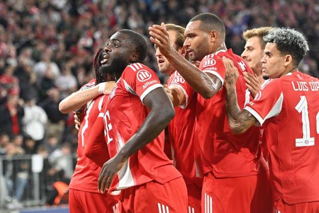 collective goal celebration Dayot UPAMECANO Bayern Muenchen ,Harry KANE Bayern Muenchen ,Jonathan TAH Bayern Muenchen ,Luis DIAZ Bayern Muenchen , Cheers,Joy,Excitement,Action,Soccer Champions League,Season 2025 26 ,1 Matchday FC Bayern Muenchen FC Chelsea on 17 09 2025 A L L I A N Z A R E N A