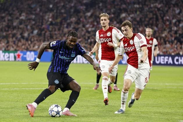 AMSTERDAM - (l-r) Marcus Thuram of FC Internazionale Milano, Kenneth Taylor of Ajax, and Youri Baas of Ajax during the UEFA Champions League match between AFC Ajax and FC Internazionale Milano at the Johan Cruijff ArenA on September 17, 2025, in Amsterdam, Netherlands. ANP Hollandse Hoogte Maurice van Steen UEFA Champions League 2025 26 xVIxANPxSportx xMauricexvanxSteenxIVx 536652206 originalFilename: 536652206.jpg