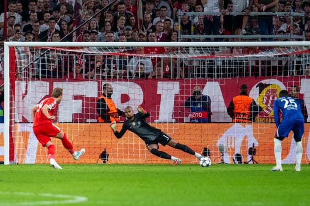 Harry Kane FC Bayern Muenchen, 09 scores 2-0 from the penalty spot against Robert Sanchez Chelsea FC, 01 , GER, FC Bayern Muenchen vs Chelsea FC, Football, UEFA Champions League, League stage, Matchday 1, 2025 2026 season, 17 09 2025 GER, FC Bayern Muenchen vs Chelsea FC, Football, UEFA Champions League, League stage, Matchday 1, 2025 2026 season, 17 09 2025 Muenchen Copyright: xEibner-Pressefoto Memmlerx EP_MMR