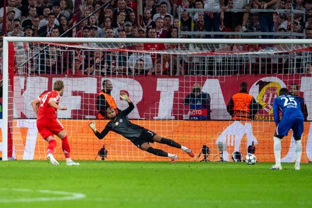 Harry Kane FC Bayern Muenchen, 09 scores 2-0 from the penalty spot against Robert Sanchez Chelsea FC, 01 , GER, FC Bayern Muenchen vs Chelsea FC, Football, UEFA Champions League, League stage, Matchday 1, 2025 2026 season, 17 09 2025 GER, FC Bayern Muenchen vs Chelsea FC, Football, UEFA Champions League, League stage, Matchday 1, 2025 2026 season, 17 09 2025 Muenchen Copyright: xEibner-Pressefoto Memmlerx EP_MMR