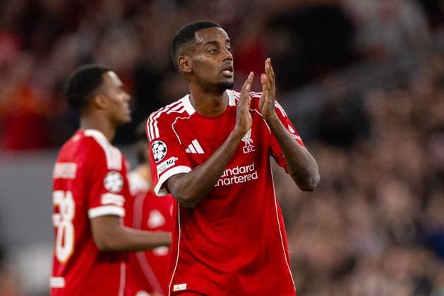 Football - UEFA Champions League - League Phase - Liverpool FC v Atletico Madrid LIVERPOOL, ENGLAND - Wednesday, September 17, 2025: Liverpool s Alexander Isak applauding the supporters as he substituted off during the UEFA Champions League match between Liverpool FC and Atletico Madrid FC at Anfield. (Photo by David Rawcliffe Propaganda) LIVERPOOL Anfield MERSEYSIDE ENGLAND  Copyright: xDavidxRawcliffex P2025-09-17-Liverpool_Atletico-69
