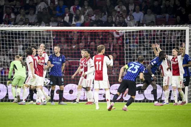 AMSTERDAM - Marcus Thuram (r) of Internazionale scores the 0-2 during the UEFA Champions League match between Ajax and Internazionale at the Johan Cruijff ArenA on September 17, 2025, in Amsterdam, Netherlands. ANP OLAF KRAAK UEFA Champions League 2025 26 xVIxANPxSportx xxANPxIVx 536654683 originalFilename: 536654683.jpg