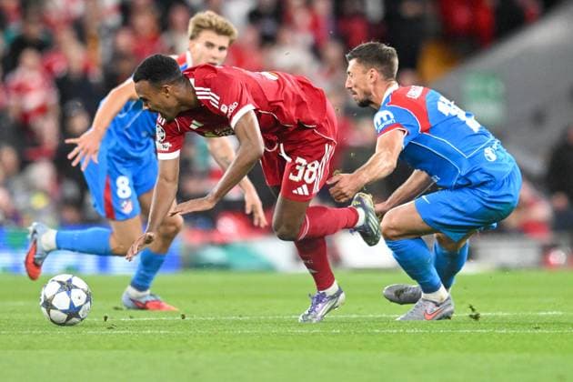 Liverpool v Atletico Madrid UEFA Champions League Ryan Gravenberch of Liverpool is fouled, during the UEFA Champions League match at Anfield, Liverpool UK Newspapers OUT Copyright: xKarlxVallantinex FIL-22236-0026