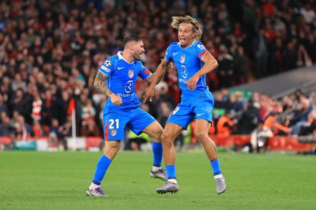 Fußball UEFA-Champions-League-Phase Liverpool gegen Atletico Madrid 17. September 2025 UEFA-Champions-League-Phase Liverpool gegen Atletico Madrid Marcos Llorente von Atletico Madrid feiert seinen zweiten Treffer Foto Simon Stacpoole Abseits Liverpool UK  Copyright: xSimonxStacpoolexOffside