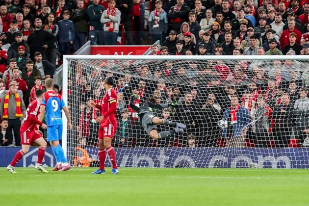 Liverpool FC v Atletico Madrid, Champions League Liverpool goalkeeper Alisson Becker sees the ball go past him from Atletico Madrid midfielder Marcos Llorente (14) goal 2-2 during the Liverpool FC v Atletico Madrid Champions League Round One match at Anfield, Liverpool, United Kingdom on 17 September 2025 Credit: Lee Keuneke Every Second Media Editorial use only. All images are copyright Every Second Media Limited. No images may be reproduced without prior permission. Copyright: xIMAGO EveryxSecondxMediax ESM-1590-0056 LeexKeunekex xEveryxSecondxMediax