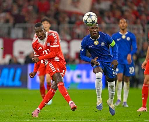 17 09 2025, Football UEFA Championsleague 2025 2026 Matchday 1, FC Bayern Munich FC Chelsea, at Allianz Arena Munich v l Nicolas Jackson FC Bayern Munich v Moises Caicedo FC Chelsea DFL and DFB regulations prohibit any use of photographs as image sequences and or quasi video