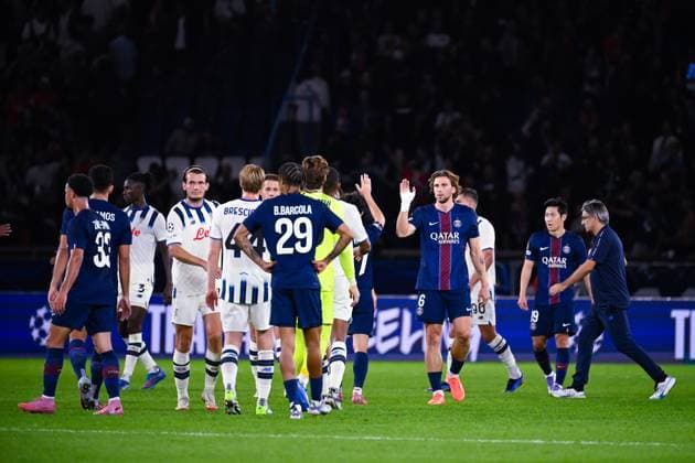 FOOTBALL : PSG vs Atalanta - Ligue des Champions - 17 09 2025 PSG players celebrate their side s victory after the UEFA Champions League match between Paris Saint Germain and Atalanta BC at Parc Des Princes on September 17 , 2025 in Paris, France. ( Photo by Federico Pestellini PsnewZ ) - ParisFrance  Copyright: xFedericoxPestellinix