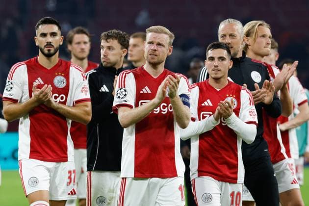 AMSTERDAM , 17-09-2025 , JohanCruyff Arena , season 2025 2026 , UEFA Champions League football , League phase Matchday 1 , match between Ajax and Inter Milan , picture shows Ajax player Josip Sutalo, Ajax player Davy Klaassen , Ajax player Oscar Gloukh Ajax - Inter  x31067728x Copyright: