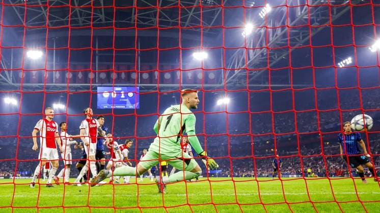 AMSTERDAM , 17-09-2025 , JohanCruyff Arena , season 2025 2026 , UEFA Champions League football , League phase Matchday 1 , match between Ajax and Inter Milan , picture shows Ajax goalkeeper Vitezslav Jaros at the 0-2 Ajax - Inter  x31068080x Copyright:
