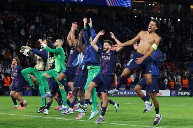 FOOTBALL : Paris Saint Germain Vs Atalanta - Ligue des Champions - 17 09 2025 Joie PSG - Marquinhos (PSG) - Khvicha Kvaratskhelia (PSG) ParisFrance  Copyright: xMichtofx