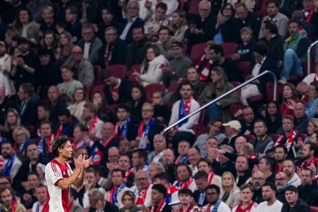 AMSTERDAM, NETHERLANDS - SEPTEMBER 17: Ko Itakura of AFC Ajax applauds during the UEFA Champions League 2025 26 League Phase MD1 match between AFC Ajax and FC Internazionale Milano at Johan Cruijff Arena on September 17, 2025 in Amsterdam, Netherlands. (Photo by Rene Nijhuis) SPO  Copyright: xRenexNijhuis