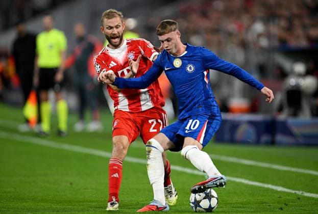 FOOTBALL CHAMPIONS LEAGUE SEASON 2025 2026 Preliminary Round 1 Matchday 17 09 2025 FC Bayern Muenchen FC Chelsea London Konrad Laimer left, FC Bayern Muenchen v Cole Palmer right, FC Chelsea