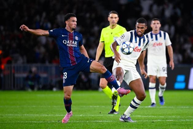 FOOTBALL : PSG vs Atalanta - Ligue des Champions - 17 09 2025 Warren ZAIRE EMERY ( 33 - PSG ) and Isak Hien ( 4 - Atalanta ) during the UEFA Champions League match between Paris Saint Germain and Atalanta BC at Parc Des Princes on September 17 , 2025 in Paris, France. ( Photo by Federico Pestellini PsnewZ ) - ParisFrance  Copyright: xFedericoxPestellinix