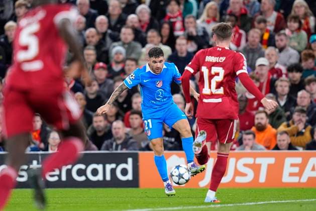 September 17, 2025, Liverpool, Liverpool, England: Javi Galan of Atletico de Madrid in action during the UEFA Champions League 2025 26 League Phase MD1 match between Liverpool FC and Atletico de Madrid at Anfield on September 17, 2025, in Liverpool, England. Liverpool England - ZUMAa181 20250917_zaa_a181_071 Copyright: xDennisxAgyemanx