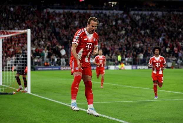 Football, Men, Champions League, Season 2025 2026, FC Bayern Munich FC Chelsea, Matchday 1, Allianz Arena 2 0 by Harry Kane FC Bayern Munich , Goal, Cheer, Penalty, Cheer jump