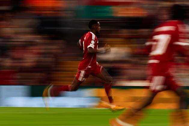 LIVERPOOL, ENGLAND - SEPTEMBER 17: Alexander Isak of Liverpool in action during the UEFA Champions League 2025 26 League Phase MD1 match between Liverpool and Atletico Madrid at Anfield on September 17, 2025 in Liverpool, England. (Photo by Kobie Abbott Sports Press Photo) Copyright: xKobiexAbbottx Sportspressphoto_SPR27570