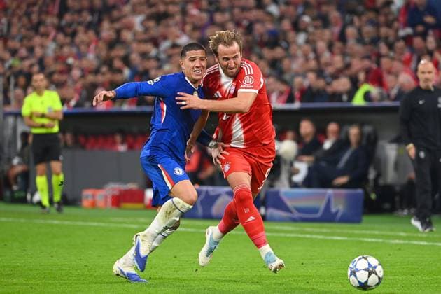 Harry KANE Bayern Muenchen , action,duel against Enzo FERNANDEZ Chelsea FC Football Champions League,season 2025 26 ,1 matchday FC Bayern Muenchen FC Chelsea 3 1 on 17 09 2025 A L L I A N Z A R E N A