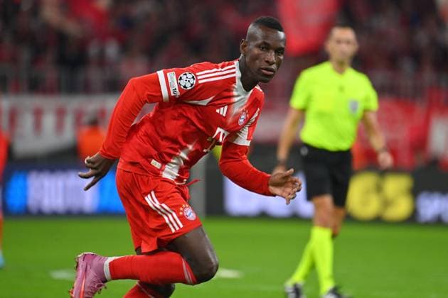 Nicolas JACKSON Bayern Muenchen , action,single image,cropped single motif,half figure,half figure Football Champions League,season 2025 26 ,1 matchday FC Bayern Muenchen FC Chelsea 3 1 on 17 09 2025 A L L I A N Z A R E N A