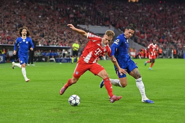 Joshua KIMMICH Bayern Muenchen , action,duel against Enzo FERNANDEZ Chelsea FC Football Champions League,season 2025 26 ,1 matchday FC Bayern Muenchen FC Chelsea 3 1 on 17 09 2025 A L L I A N Z A R E N A