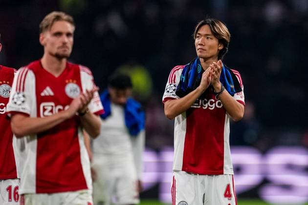AMSTERDAM, NETHERLANDS - SEPTEMBER 17: Ko Itakura of AFC Ajax applauds the fans after the UEFA Champions League 2025 26 League Phase MD1 match between AFC Ajax and FC Internazionale Milano at Johan Cruijff Arena on September 17, 2025 in Amsterdam, Netherlands. (Photo by Rene Nijhuis) SPO  Copyright: xRenexNijhuis