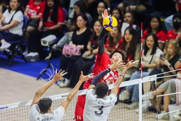 (250918) -- QUEZON CITY, Sept. 18, 2025 -- Ishikawa Yuki (back) of Japan spikes the ball during the pool G match between Japan and Libya at the FIVB Men s World Championship, WM, Weltmeisterschaft 2025 in Quezon City, the Philippines, on Sept. 17, 2025. ) (SP)THE PHILIPPINES-QUEZON CITY-VOLLEYBALL-FIVB MEN S WORLD CHAMPIONSHIP 2025-JPN VS LBA RouellexUmali 