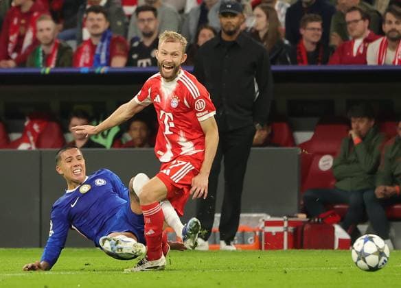 (250918) -- MUNICH, Sept. 18, 2025 -- Enzo Fernandez (L) of Chelsea vies with Konrad Laimer of Bayern Munich during the first round match of UEFA Champions League between Bayern Munich and Chelsea FC in Munich, Germany, on Sept. 17, 2025. (Photo by Xinhua) (SP)GERMANY-MUNICH-FOOTBALL-UEFA CHAMPIONS LEAGUE-BAYERN MUNICH VS CHELSEA PhilippexRuiz 