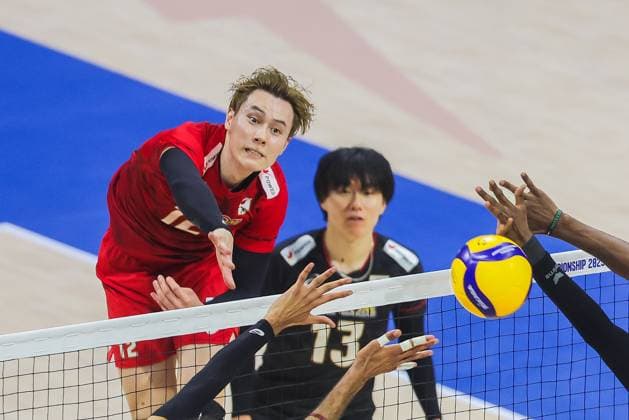 (250918) -- QUEZON CITY, Sept. 18, 2025 -- Takahashi Ran (L) of Japan spikes the ball during the pool G match between Japan and Libya at the FIVB Men s World Championship, WM, Weltmeisterschaft 2025 in Quezon City, the Philippines, on Sept. 17, 2025. ) (SP)THE PHILIPPINES-QUEZON CITY-VOLLEYBALL-FIVB MEN S WORLD CHAMPIONSHIP 2025-JPN VS LBA RouellexUmali 