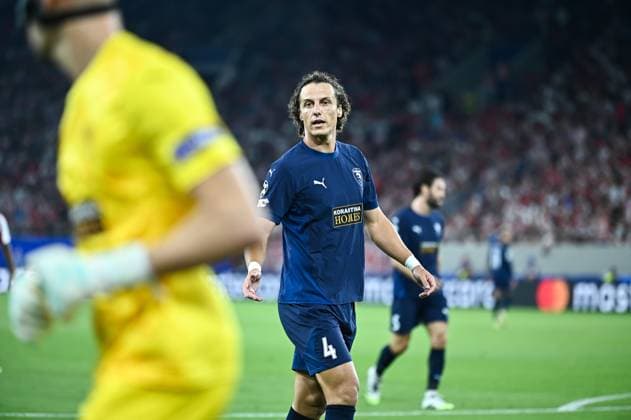 Olympiacos FC v Pafos FC - UEFA Champions League 2025 26 League Phase MD1 David Luiz of Paphos FC is in action during the UEFA Champions League, League Phase, Matchday 1 game between Olympiacos and Paphos FC at Georgios Karaiskakis Stadium in Piraeus, Greece, on September 17, 2025. Piraeus Greece  Copyright: xStefanosxKyriazisx originalFilename:kyriazis-olympiac250917_np6dT.jpg