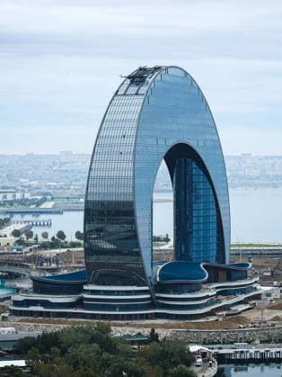 F1 - AZERBAIJAN GRAND PRIX 2025 General view of the track and the city of Baku during the 2025 Formula 1 Qatar Airways Azerbaijan Grand Prix, 17th round of the 2025 FIA Formula One World Championship, WM, Weltmeisterschaft from September 19 to 21, 2025 on the Baku City Circuit, in Baku, Azerbaijan - BakuAzerbaijan  Copyright: xEricxAlonsox