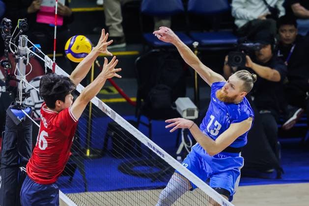 (250918) -- QUEZON CITY, Sept. 18, 2025 -- Joonas Mikael Jokela (R) of Finland spikes the ball during the pool C match between Finland and South Korea at the FIVB Men s World Championship, WM, Weltmeisterschaft 2025 in Quezon City, the Philippines, on Sept. 18, 2025. ) (SP)THE PHILIPPINES-QUEZON CITY-VOLLEYBALL-FIVB MEN S WORLD CHAMPIONSHIP 2025-FIN VS KOR RouellexUmali 