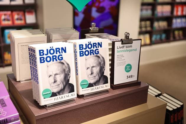 STOCKHOLM, SWEDEN 20250918 Tennis legend Björn Borgs autobiography Boken fotad pa Akademibokhandeln STOCKHOLM SWEDEN x12150x  Copyright: xCaisaxRasmussen TTx BJÖRN BORG BOKSLÄPP