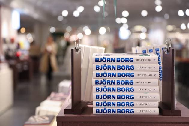 STOCKHOLM, SWEDEN 20250918 Tennis legend Björn Borgs autobiography Boken fotad pa Akademibokhandeln STOCKHOLM SWEDEN x12150x  Copyright: xCaisaxRasmussen TTx BJÖRN BORG BOKSLÄPP