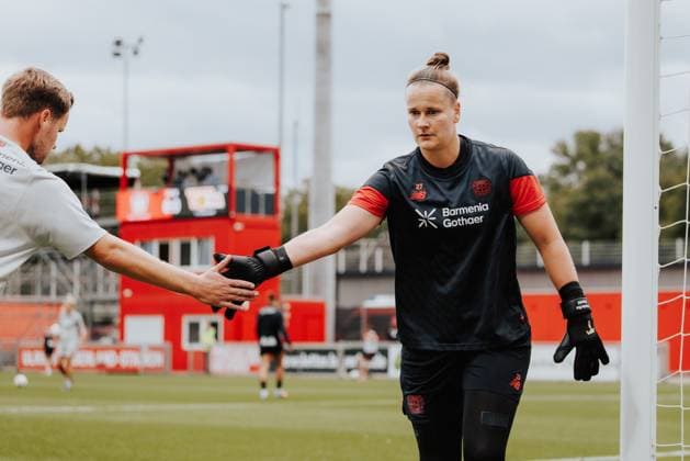 15 09 25, Women, Soccer, Google Pixel Women Bundesliga, Season 2025 2026, Bayer 04 Leverkusen 1 FC Union Berlin, 2 Matchday Friederike Repohl 27 Bayer 04 Leverkusen at Warm Up Leverkusen Ulrich Haberland Stadion NRW Germany